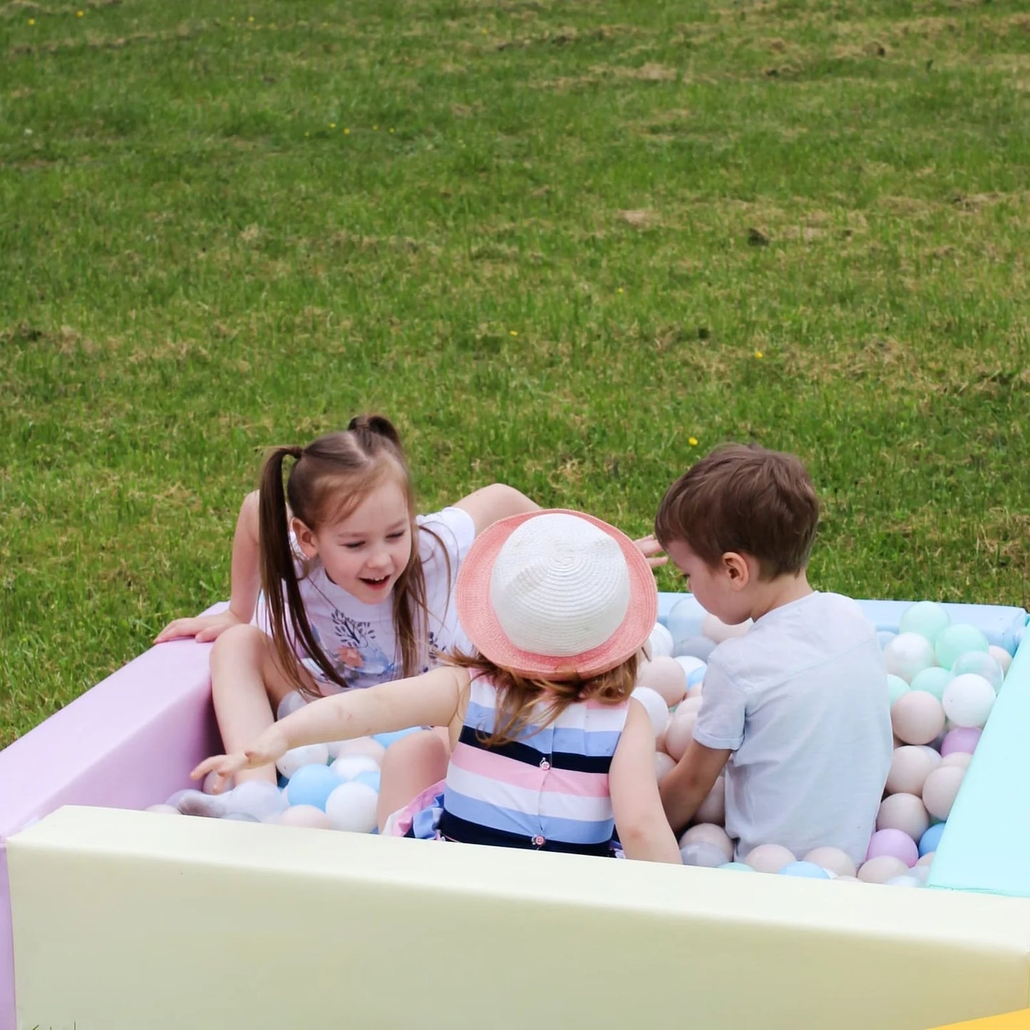 Kids Soft Play Ball Pit – Fun & Safe Indoor/Outdoor Playtime!